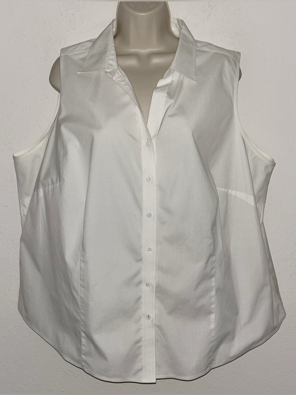 Talbots White Sleeveless Button-Down Blouse